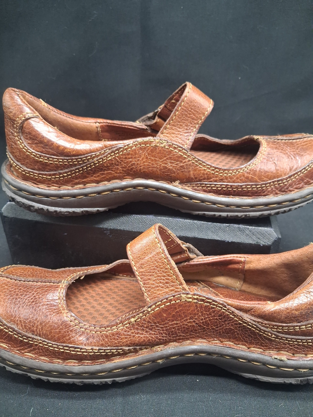 Born Brown Leather Mary Jane Flats with Hook Strap Comfort Shoes.